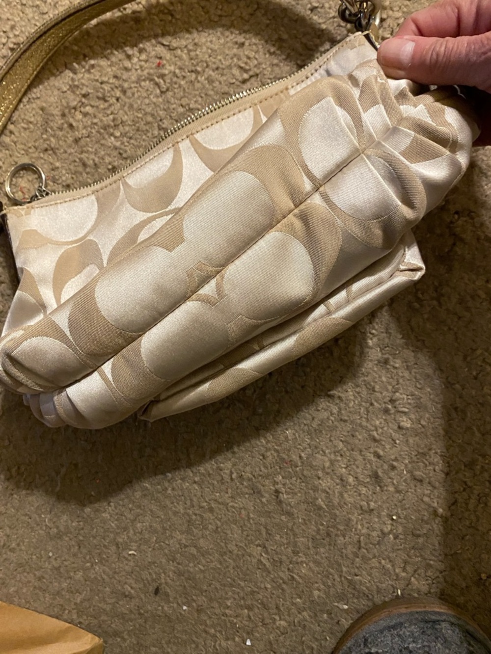 Coach Beige Signature Jacquard Shoulder Bag with Gold Trim - Picture 10 of 11